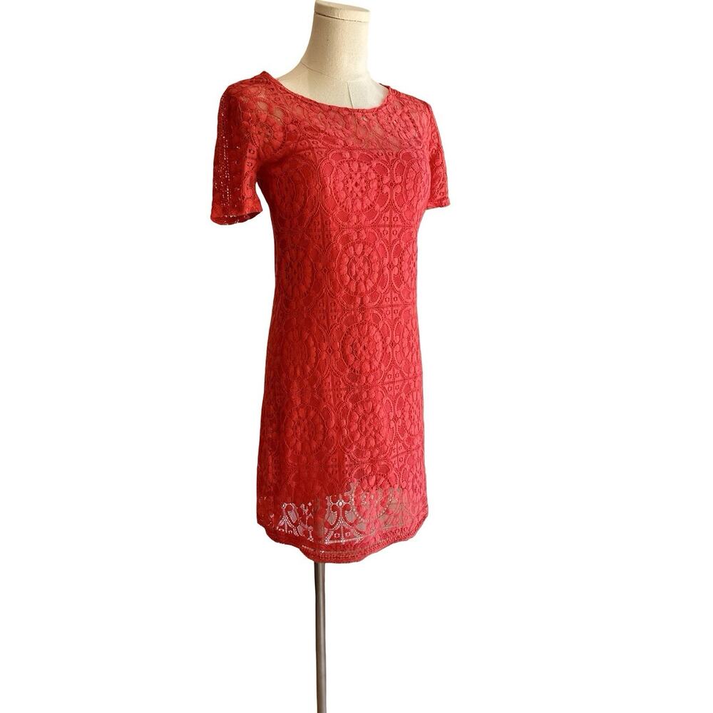 HOLLISTER Red Lace Shift Dress Womens S Short Sleeve Mini With Slip Crew Neck